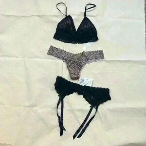 Hanky Panky black bralette leopard thong black lace garter underwear NWT $128